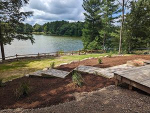 Dyer Lake Vacation Home Back Yard